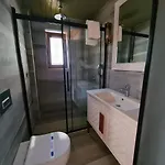 Amber Akyaka *